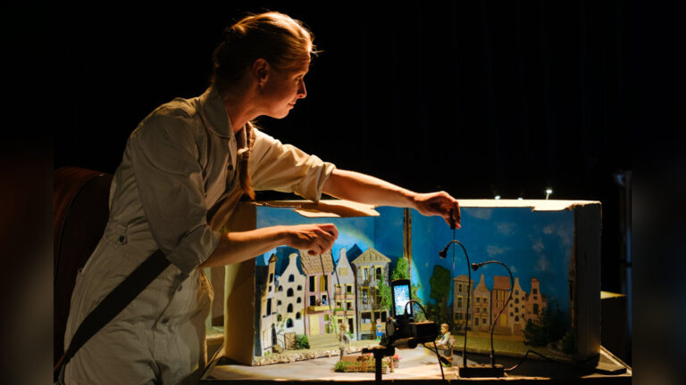 Voorstelling Dwars door het beton! in De Wiese in Schalkwijk — theater in Houten
